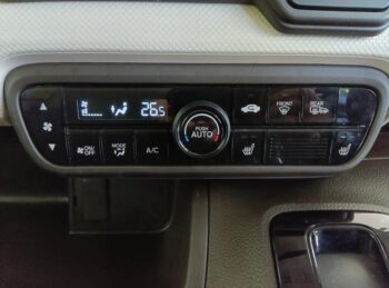 N-BOX G　後期型　4WD