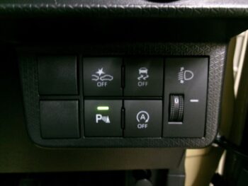 タント ファンクロスターボ 未使用車 4WD