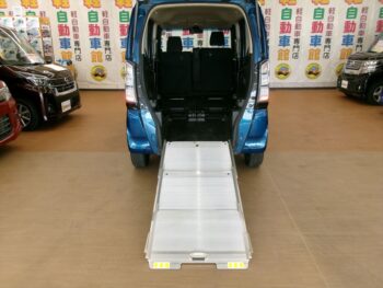 N-BOX+ Ｇ・Ｌパッケージ  スローパー 4WD