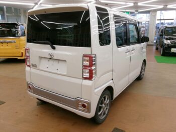 ピクシスメガ Ｘ　ターボ　４ＷＤ