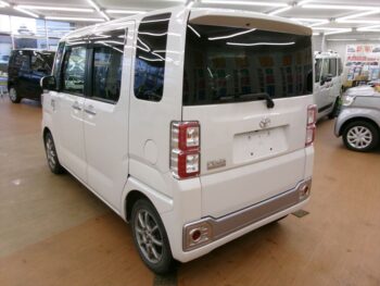 ピクシスメガ Ｘ　ターボ　４ＷＤ