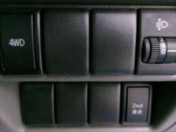 NV100クリッパーバン DX　4WD