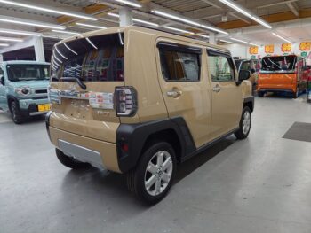 タフト Gターボ クロムベンチャー9インチスマホ連携ディスプレイオーディオ 未使用車 4WD