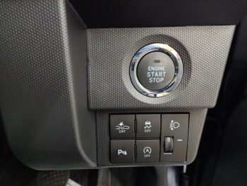 タフト X ターボ 未使用車 4WD