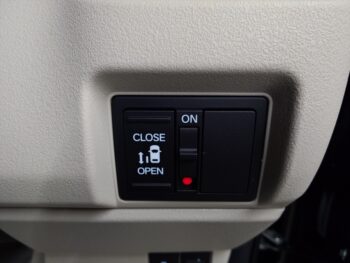 N-BOX 未使用車 4WD