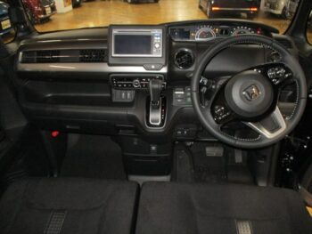 N-BOXカスタム Ｌ スタイル＋ブラック 4WD