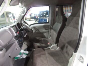 NV100クリッパーバン DX　エマ―ジェンシーブレ―キ　PKG 4WD