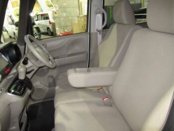 N-BOX+ G　Lパッケージ　車いす仕様車　福祉車輌スローパー　4WD