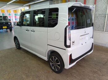 N-BOXカスタム 未使用車 4WD