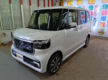 N-BOXカスタム 未使用車 4WD