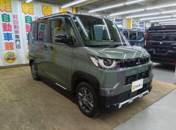 デリカミニ T プレミアム ターボ 未使用車 4WD