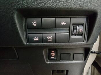 デリカミニ G 未使用車 4WD