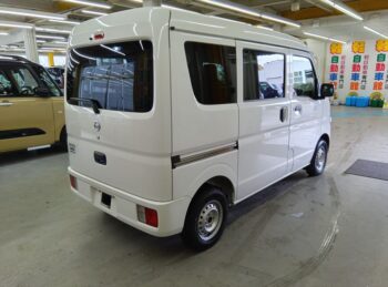 NV100クリッパーバン DX 4WD