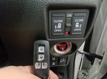 N-BOXカスタム L スタイルプラスブラック 4WD