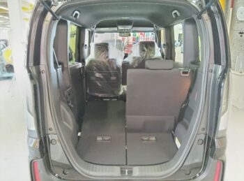 N-BOXカスタム ベースグレード 未使用車 4WD