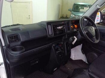ハイゼットカーゴバン デラックスSAⅢ　4WD