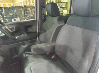 N-BOXカスタム 標準 未使用車　4WD