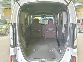 N-BOXカスタム 標準 未使用車　4WD