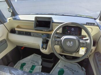 N-BOX ベースグレード 未使用車