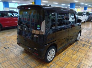 スペーシアカスタム ＸＳ　スマートフォン連携ナビ装着車 4WD