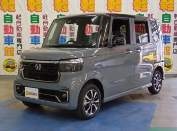 N-BOXカスタム コーディネートスタイル2トーン　未使用車　4WD