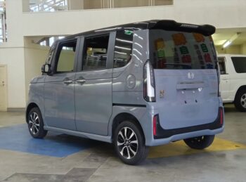 N-BOXカスタム コーディネートスタイル2トーン　未使用車　4WD