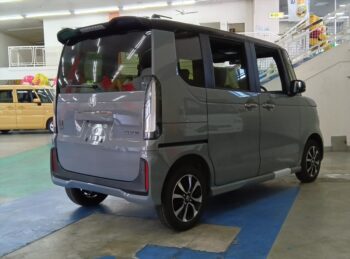 N-BOXカスタム コーディネートスタイル2トーン　未使用車　4WD