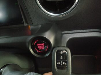 N-BOXカスタム コーディネートスタイル2トーン　未使用車　4WD