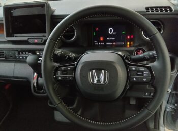 N-BOXカスタム コーディネートスタイル2トーン　未使用車　4WD
