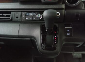 N-BOXカスタム コーディネートスタイル2トーン　未使用車　4WD