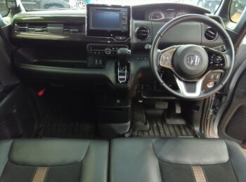 N-BOXカスタム Ｇ・Ｌ ターボ ホンダセンシング 4WD