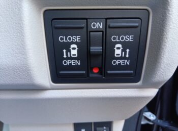 N-BOX ベースグレード コンフォートパッケージ 未使用車