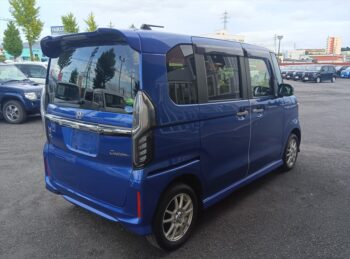 N-BOXカスタム Ｇ・ＥＸ　ホンダセンシング 4WD