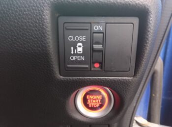 N-BOXカスタム Ｇ・ＥＸ　ホンダセンシング 4WD