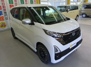 デイズ ハイウェイスターG ターボ アーバンクロム プロパイロットエディション 後期型 未使用車 4WD