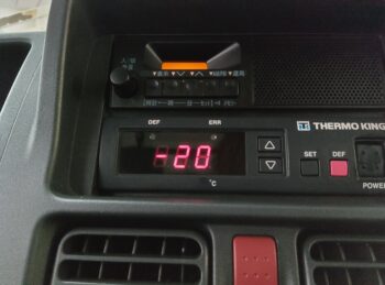 キャリイトラック 冷凍車　1WAYエアコン　4WD