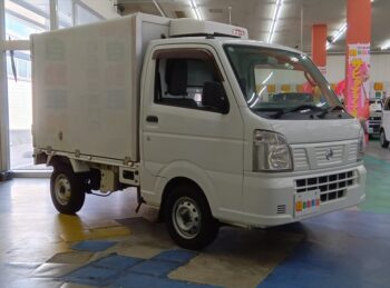 NT100クリッパートラック DX 冷凍冷蔵 4WD