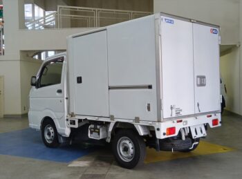 NT100クリッパートラック DX 冷凍冷蔵 4WD