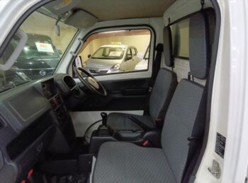 NT100クリッパートラック DX 冷凍冷蔵 4WD