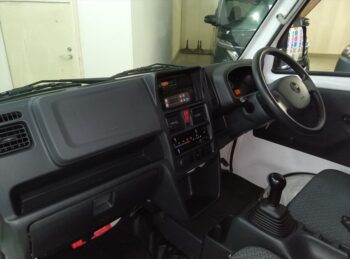 NT100クリッパートラック DX 冷凍冷蔵 4WD