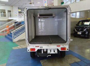 NT100クリッパートラック DX 冷凍冷蔵 4WD