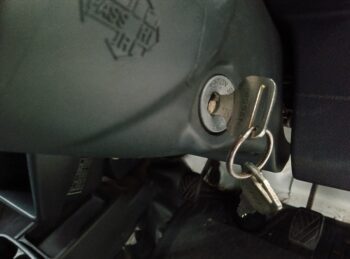 NT100クリッパートラック DX 冷凍冷蔵 4WD