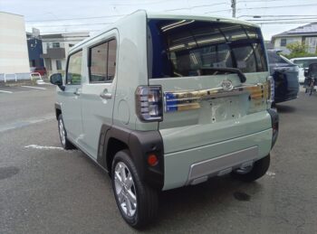 タフト Ｇ クロムベンチャー フロアマット付 未使用車