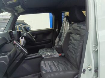 タフト Ｇ クロムベンチャー フロアマット付 未使用車