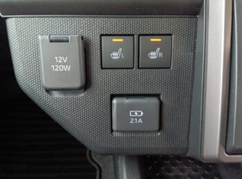タフト Ｇ クロムベンチャー フロアマット付 未使用車