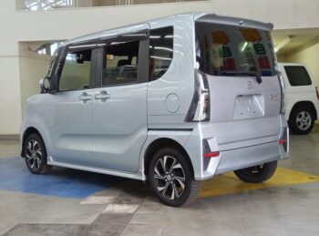 タントカスタム X　4WD