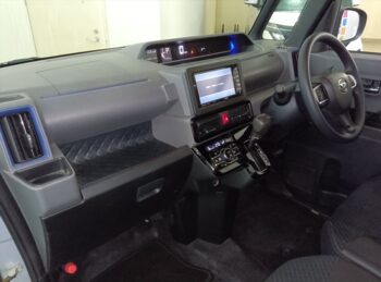 タントカスタム X　4WD