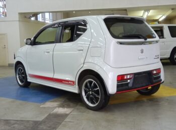 アルト ターボRS　オーディオレス　バックアイカメラ装着車　4WD