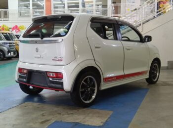 アルト ターボRS　オーディオレス　バックアイカメラ装着車　4WD