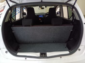 アルト ターボRS　オーディオレス　バックアイカメラ装着車　4WD